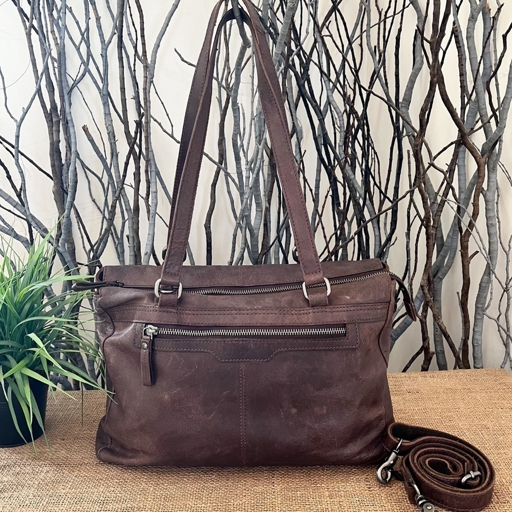 Spikes & Sparrow Leather Tote with Padded Tablet Compartment - Picture 3 of 13